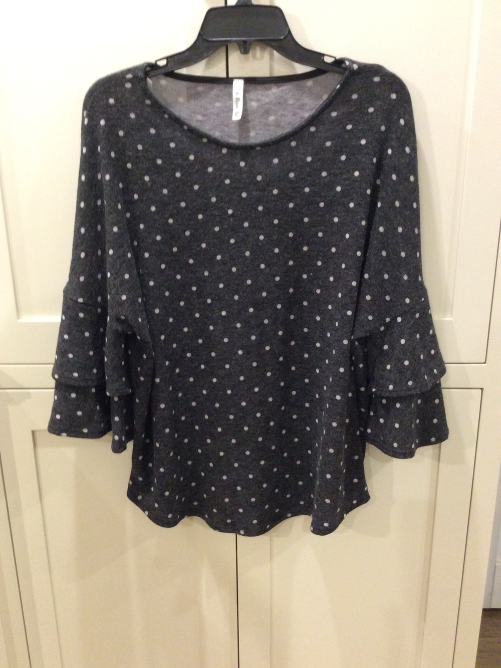 Polka Dot Ruffle Sleeve Women's Top - Charcoal